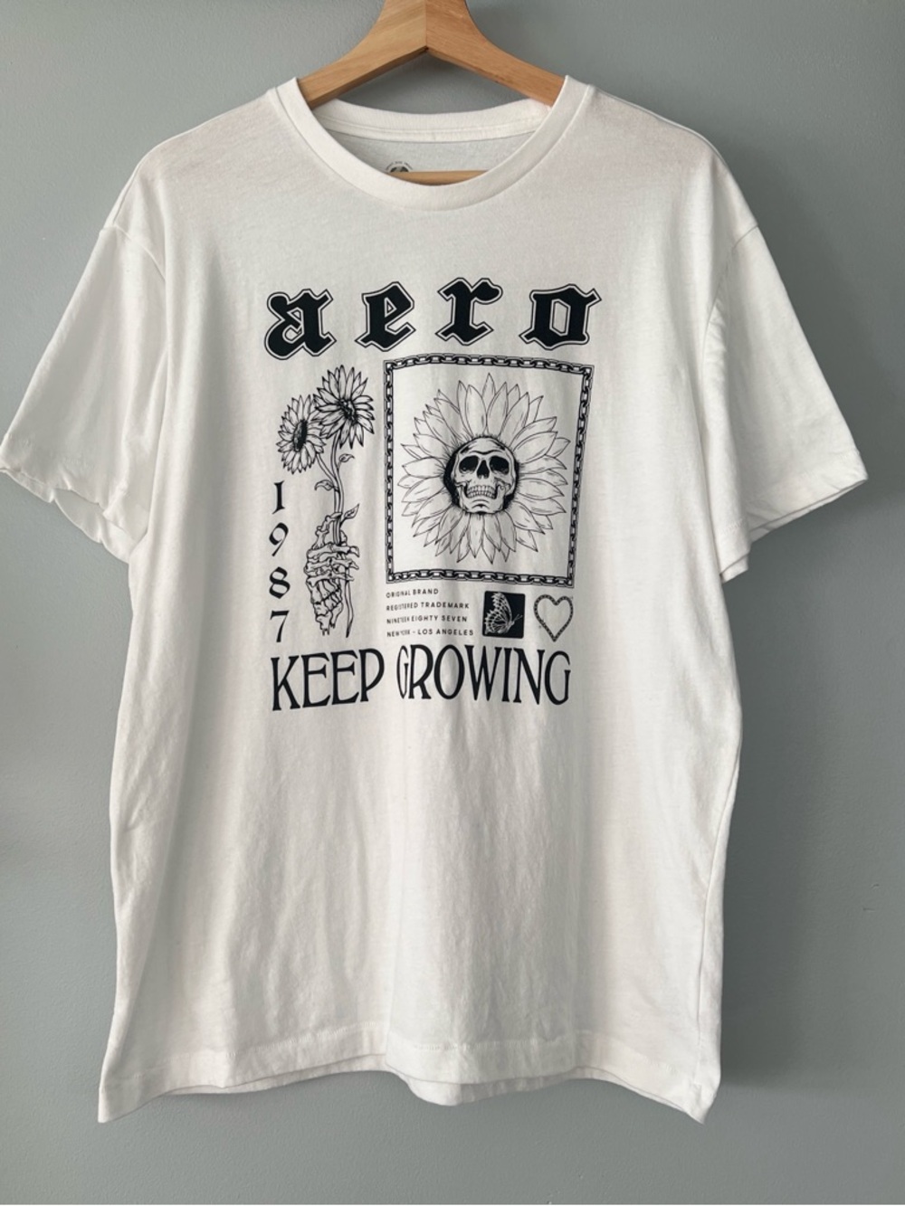Aeropostale White Graphic 'Keep Growing' Tee with Black Print